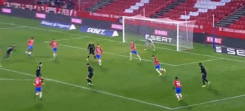 意媒：莱奥缺席米兰合练无缘出战萨索洛，弗法纳有望本轮复出