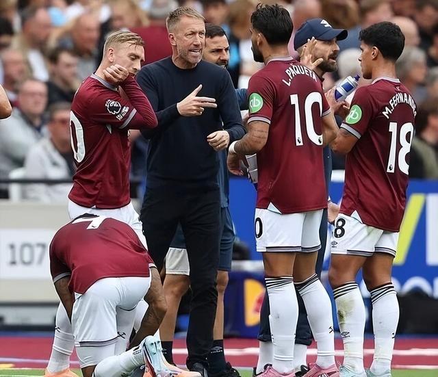 达成尤文生涯200场里程碑，洛卡特利获赠纪念球衣