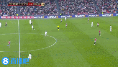 欧联对阵格拉茨风暴，卡拉布里亚打进挑球过人后精彩进球