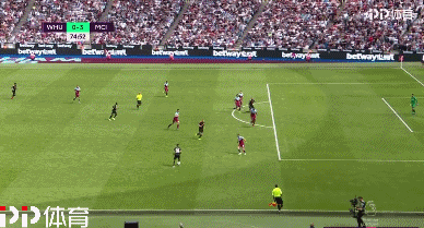 马克西连续21场砍下20+，追平艾弗森并列队史第二