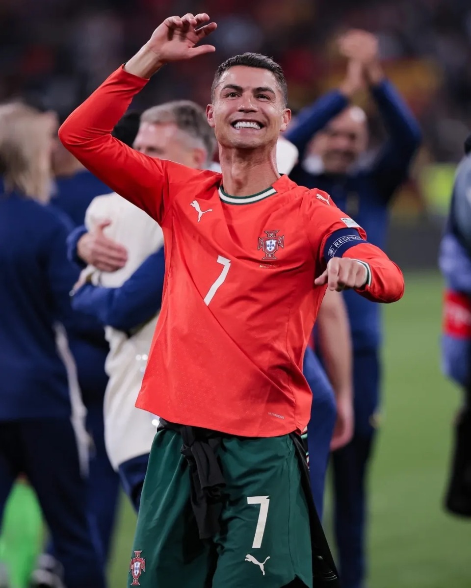 不适应防弧！林诗栋／蒯曼2-1杜达／温特！国乒2-1领先德国！